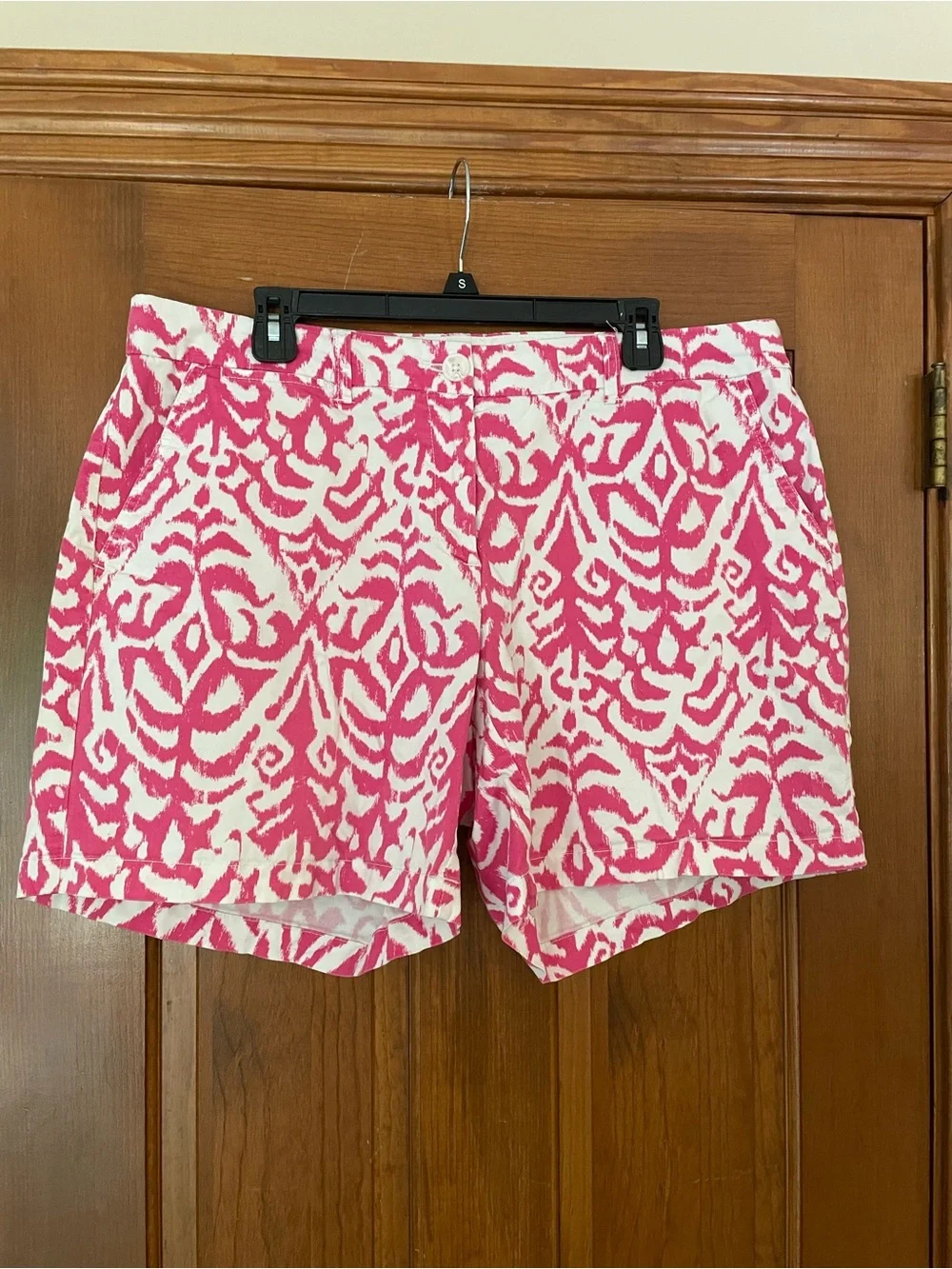 Crown & Ivy Pink and White Patterned Casual Shorts Front & Back Pockets Size 16W